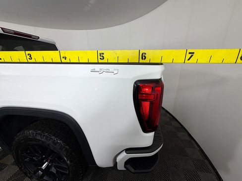 Used 2022 GMC Sierra 1500 Elevation image 33