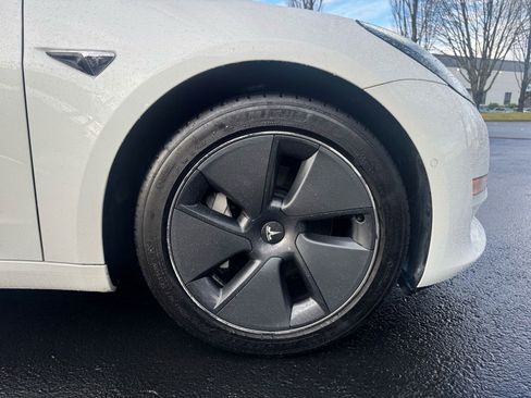 Used 2020 Tesla Model 3 Standard Range Plus image 23