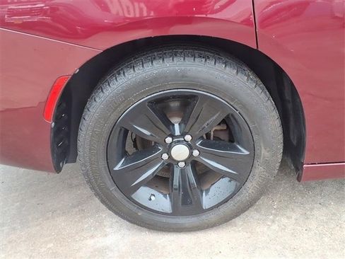 Used 2017 Dodge Charger SXT image 13