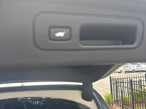 Used 2025 Honda Odyssey Touring image 18