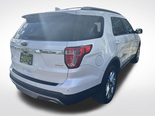 Used 2016 Ford Explorer XLT w/ Equipment Group 202A AWD/4WD image 6