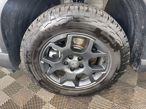 Used 2025 Honda Pilot TrailSport image 36