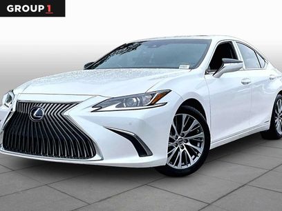 Used 2019 Lexus ES 300h w/ Premium Package