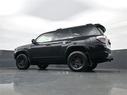 Used 2018 Toyota 4Runner TRD Off-Road Premium image 27