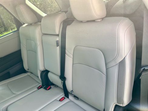 Used 2025 Nissan Pathfinder SL image 17