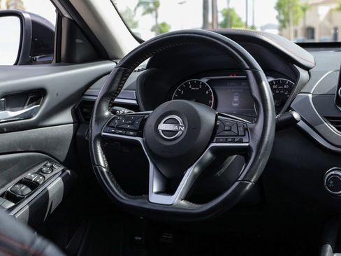Used 2024 Nissan Altima 2.5 SR FWD image 24