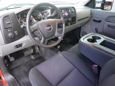 Used 2010 GMC Sierra 2500 W/T w/ Work Truck Preferred Package image 8