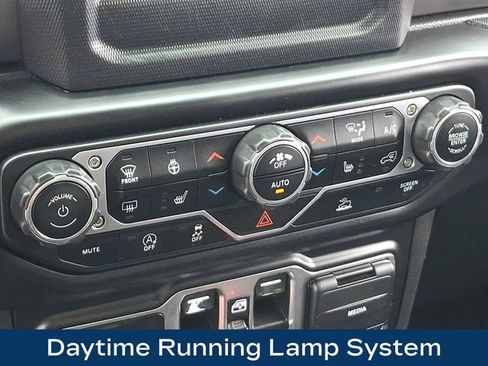 Used 2021 Jeep Gladiator Sport AWD/4WD image 14