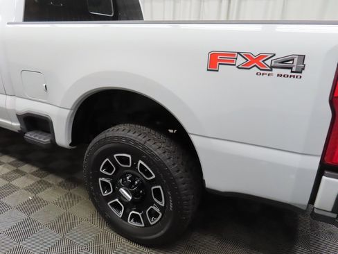 Used 2025 Ford F250 Platinum w/ FX4 Off-Road Package image 48