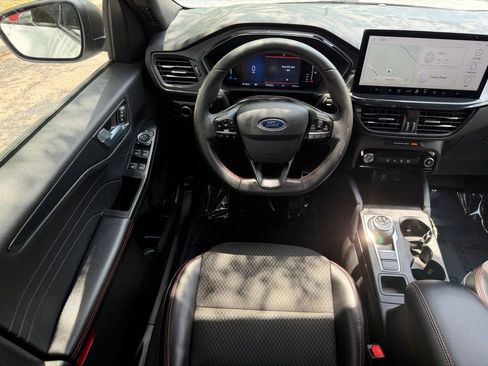 Used 2023 Ford Escape ST-Line w/ Tech Pack #1 FWD image 15