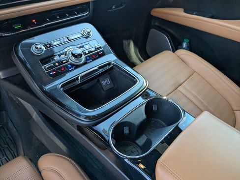 Used 2023 Lincoln Nautilus Black Label w/ Class II Trailer Tow Package image 19