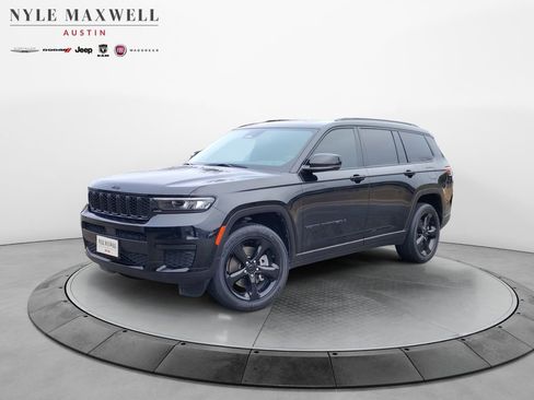 Used 2021 Jeep Grand Cherokee L Laredo image 1