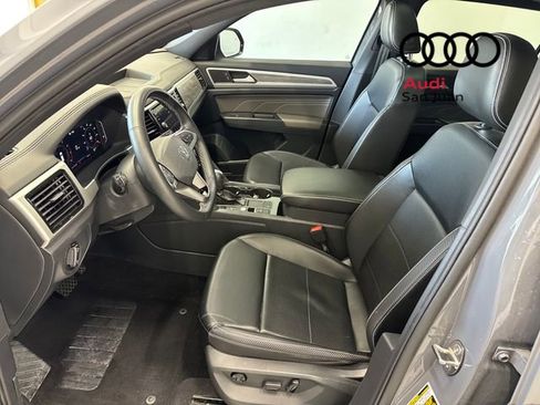 Used 2022 Volkswagen Atlas Cross Sport SE w/ Panoramic Sunroof Package image 21