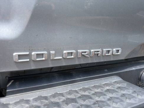 Used 2023 Chevrolet Colorado Z71 w/ Z71 Convenience Package 2 AWD/4WD image 9