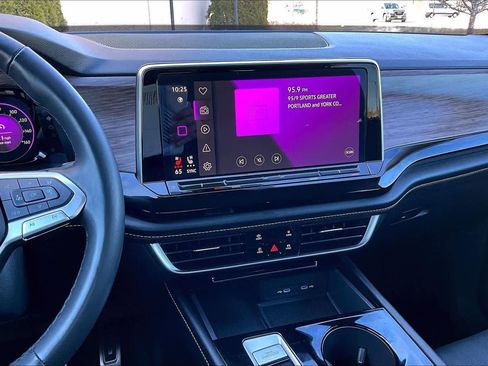 Used 2024 Volkswagen Atlas SEL Premium R-Line image 7