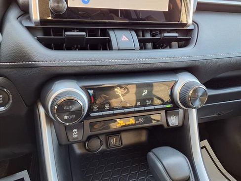 Used 2025 Toyota RAV4 XLE image 60