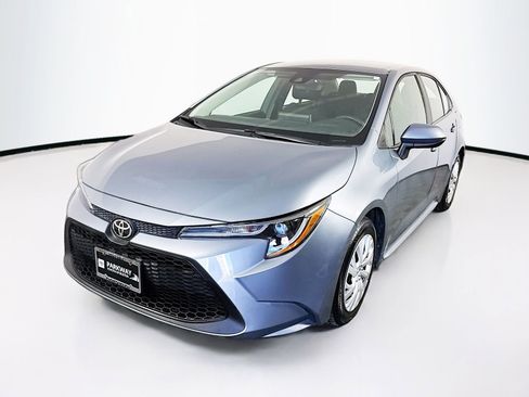 Used 2021 Toyota Corolla LE w/ Carpet Mat Package (TMS) FWD image 3