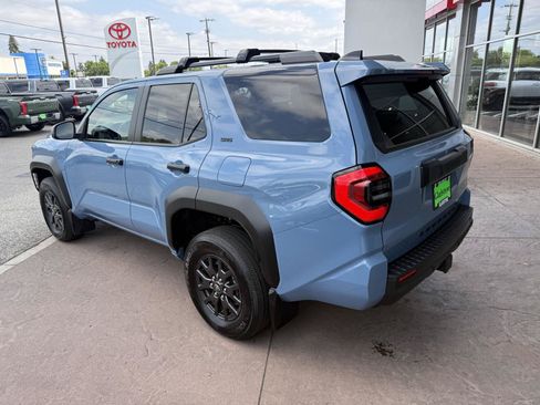 Used 2025 Toyota 4Runner SR5 AWD/4WD image 4