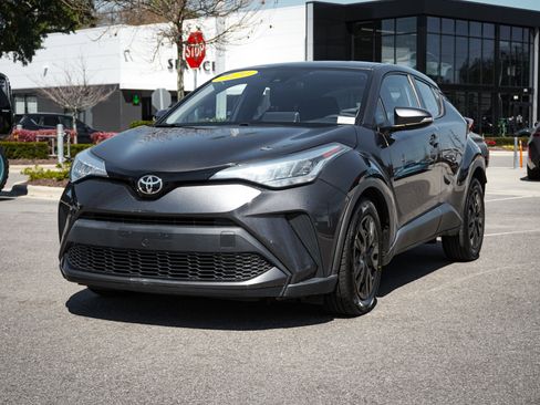 Used 2020 Toyota C-HR LE image 5