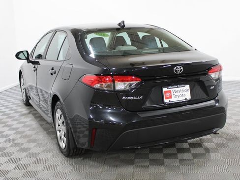 Used 2020 Toyota Corolla LE image 4