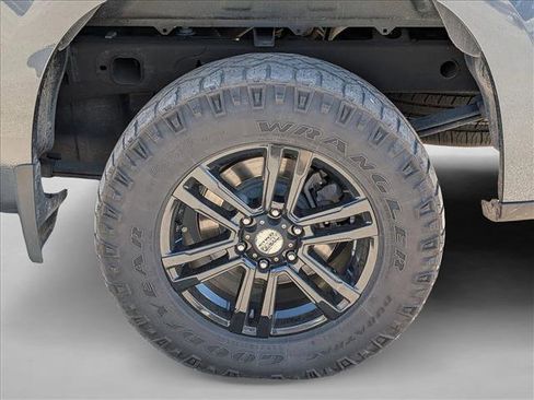 Used 2022 Chevrolet Silverado 1500 RST image 3