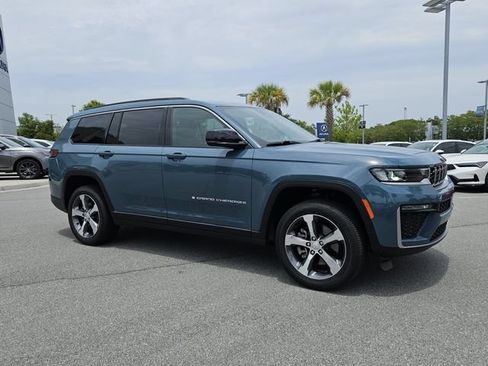 Used 2026 Jeep Grand Cherokee L Limited w/ Trailer Tow Package AWD/4WD image 2