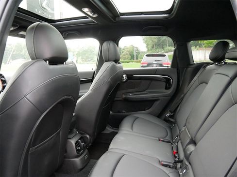 Used 2022 MINI Cooper Countryman S w/ Premium Package image 9