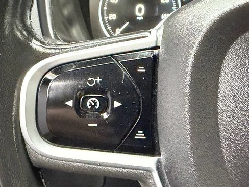 Used 2020 Volvo XC90 T6 Momentum w/ Protection Package Premier AWD/4WD image 29