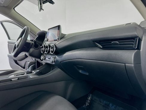 Used 2024 Nissan Sentra SV image 32