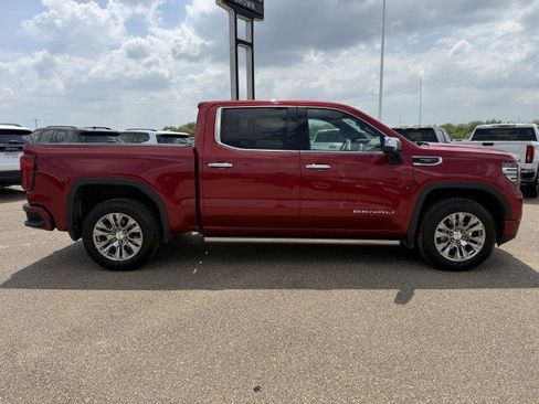 Used 2023 GMC Sierra 1500 Denali w/ Denali Carbonpro Edition AWD/4WD image 11