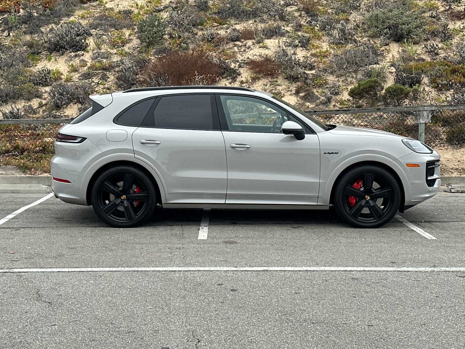 Certified 2025 Porsche Cayenne S AWD/4WD image 9