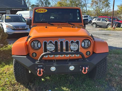 Used 2012 Jeep Wrangler Unlimited Sahara image 2