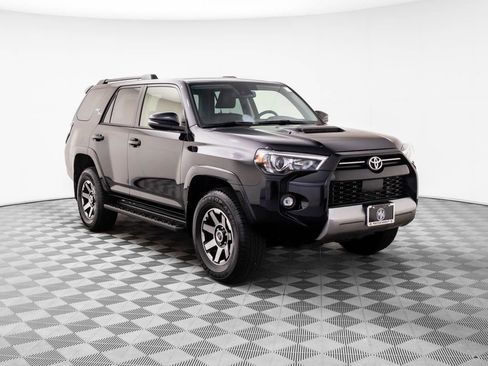 Used 2024 Toyota 4Runner TRD Off-Road Premium image 7