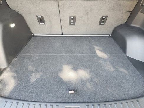 Used 2025 Chevrolet Equinox LT image 32