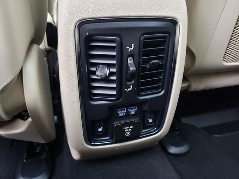 Used 2019 Jeep Grand Cherokee Limited w/ Luxury Group II AWD/4WD image 12