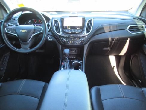 Used 2022 Chevrolet Equinox Premier AWD/4WD image 12