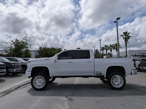 Used 2025 Chevrolet Silverado 2500 Custom w/ Custom Value Package AWD/4WD image 6