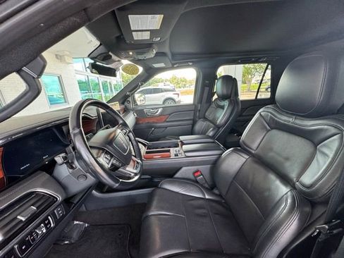 Used 2023 Lincoln Navigator L Reserve image 12
