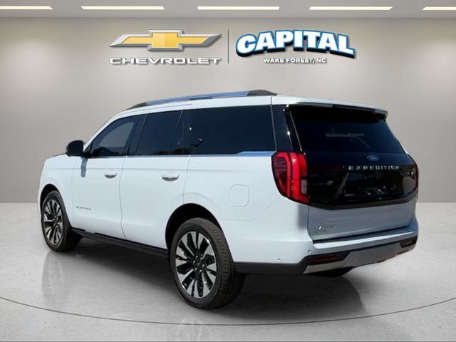 Used 2025 Ford Expedition Platinum w/ Driver's Package AWD/4WD image 3