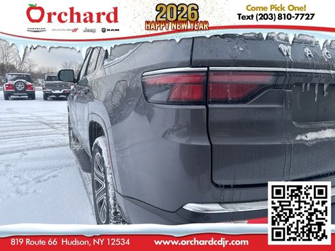 Used 2024 Jeep Wagoneer Series II image 5