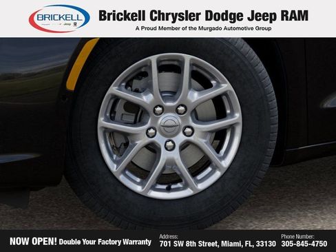 New 2026 Chrysler Pacifica Select image 8