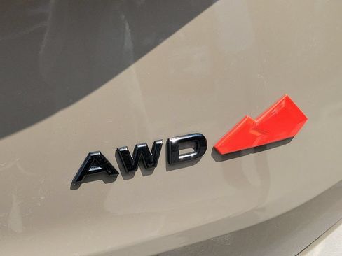 Used 2025 Nissan Rogue SV AWD/4WD image 7