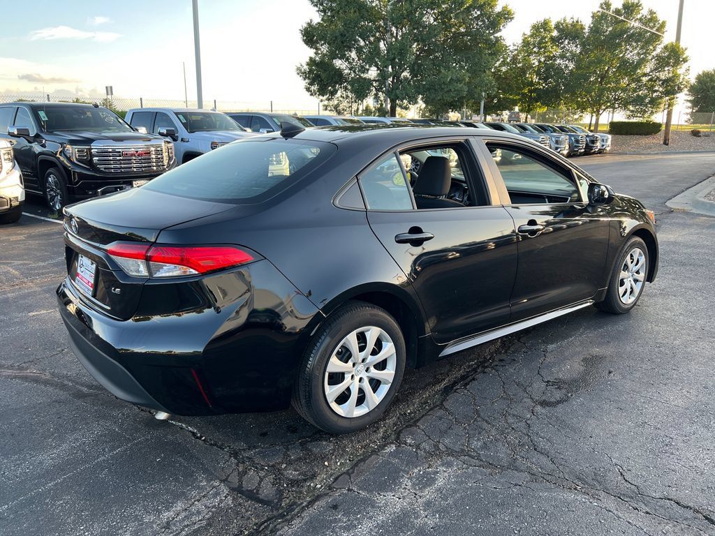 Used 2024 Toyota Corolla LE FWD image 7
