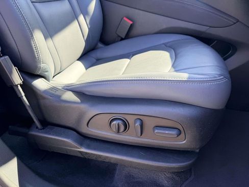 Used 2023 Buick Enclave Essence w/ Experience Buick Package FWD image 18