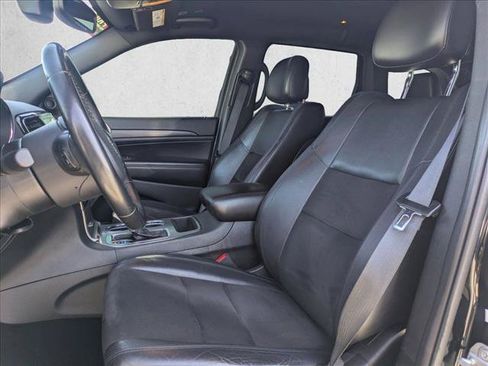 Used 2020 Jeep Grand Cherokee Altitude RWD image 16
