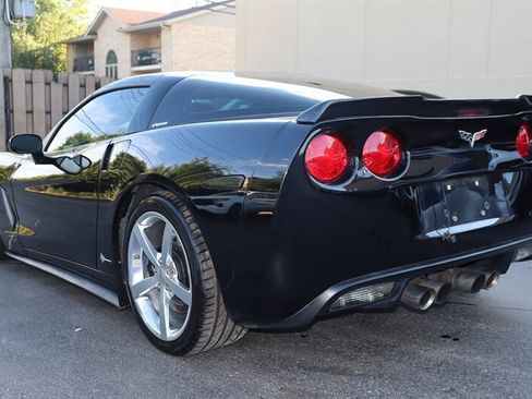 Used 2008 Chevrolet Corvette Coupe w/ Z51 Performance Package RWD image 5