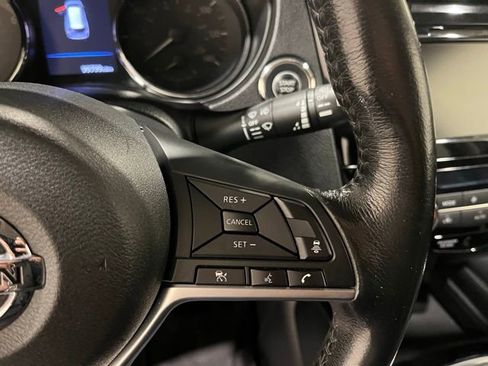 Used 2018 Nissan Rogue SL image 24