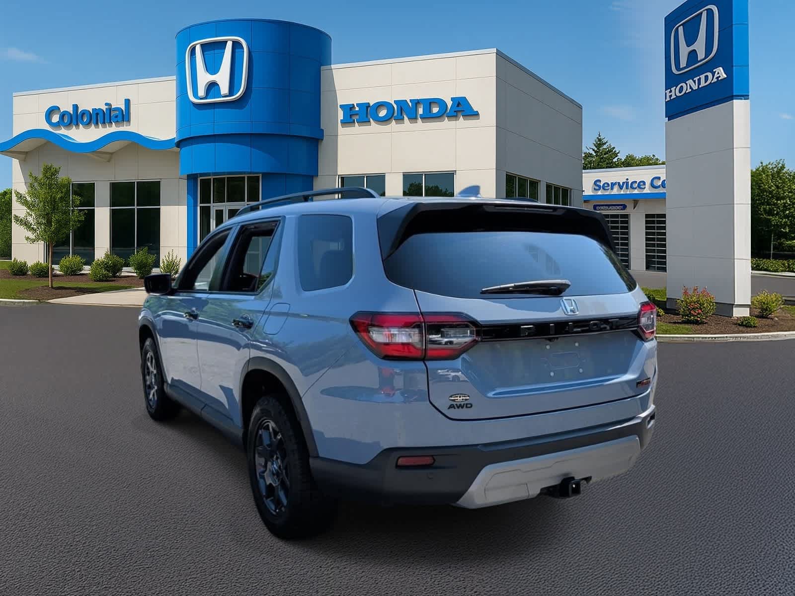 Used 2025 Honda Pilot TrailSport image 4