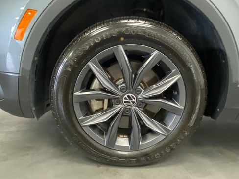 Used 2023 Volkswagen Tiguan SE image 19