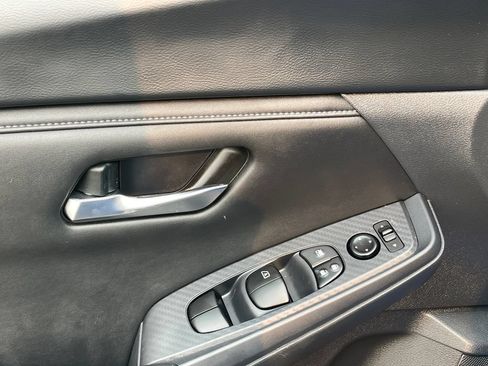 Used 2023 Nissan Sentra SV FWD image 23